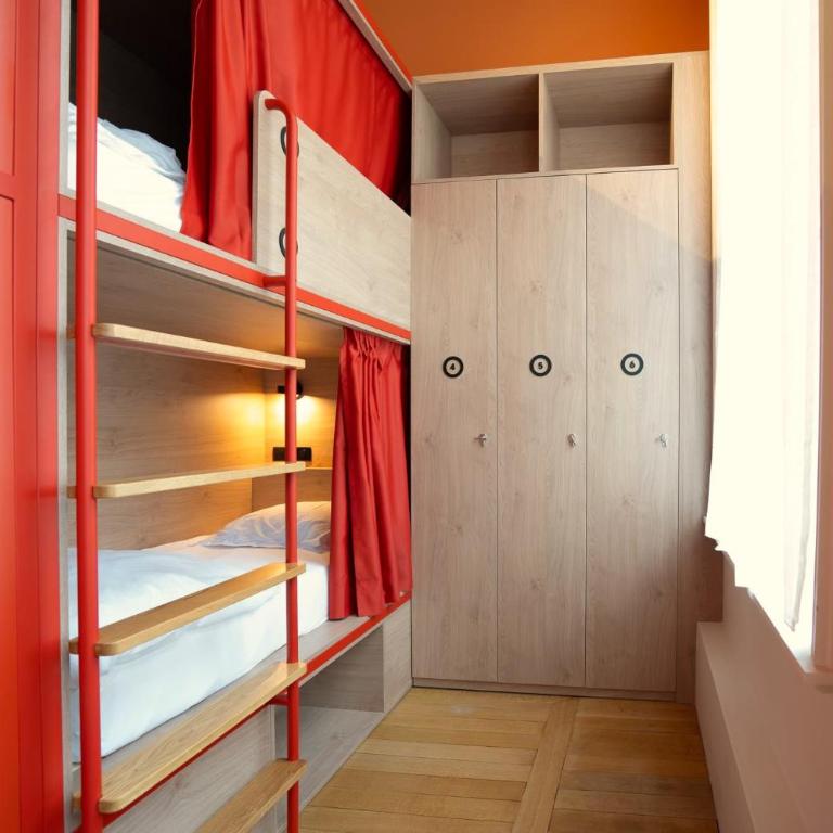 CENTRAL Hostel Lille Centre - Cama en habitación compartida mixta de 6 camas - 1