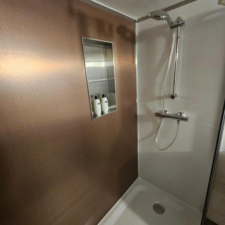Gästehaus Pernull - Apartment mit 2 Schlafzimmern und Bergblick - 8