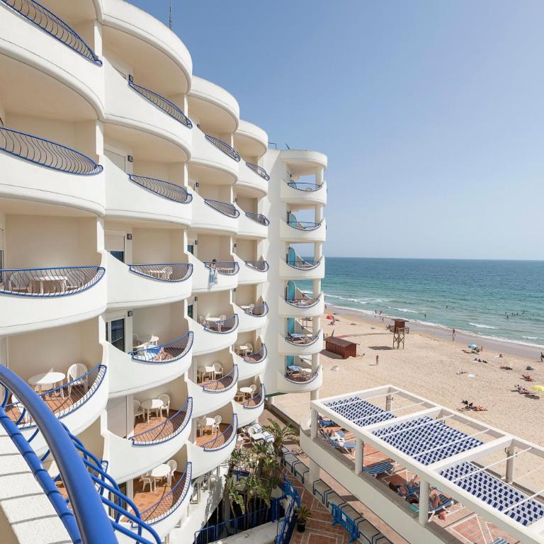 Hotel Playa Victoria - Habitación Doble con vistas frontales al mar - 1 o 2 camas - 14