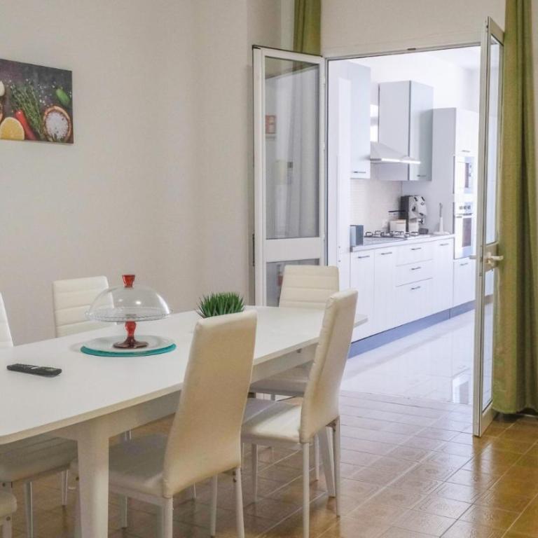 Terrasini Downtown Little Square - Two-Bedroom Apartment - 9