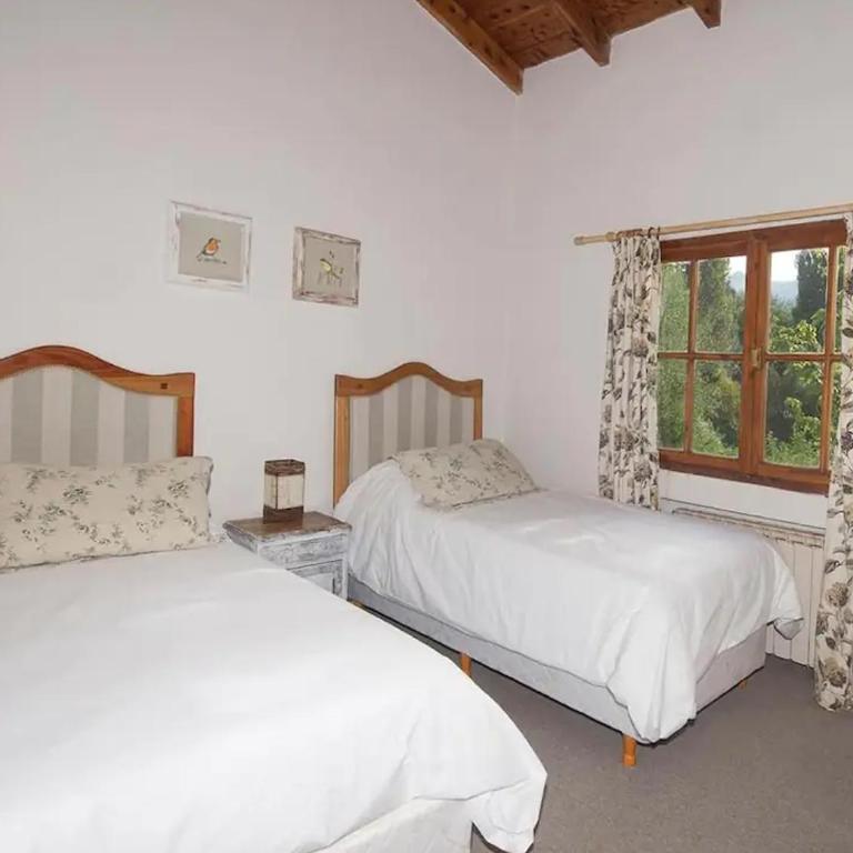 Alpina - Six-Bedroom House - 14