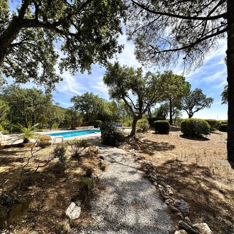 Le Plantier, maison pour 6 personnes avec piscine et jardin vue mer à La Londe-Les-Maures - Maison de Vacances 3 Chambres - 3
