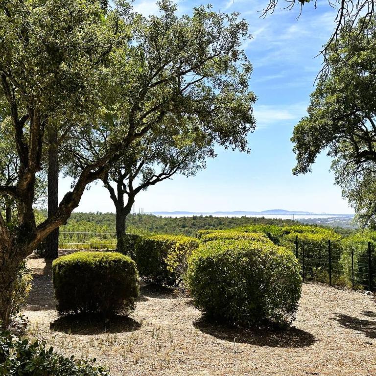 Le Plantier, maison pour 6 personnes avec piscine et jardin vue mer à La Londe-Les-Maures - Maison de Vacances 3 Chambres - 5
