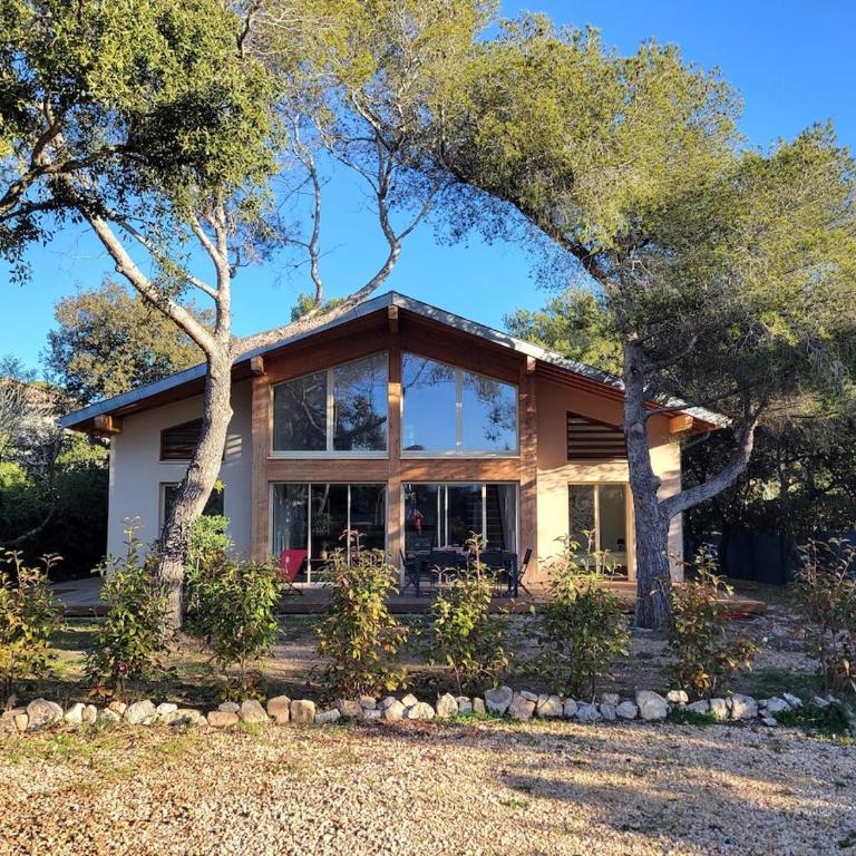 Villa Lou Pantaï la tranquillité à 2 pas de la mer - Three-Bedroom Villa - 1