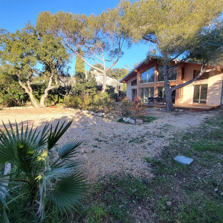 Villa Lou Pantaï la tranquillité à 2 pas de la mer - Three-Bedroom Villa - 28