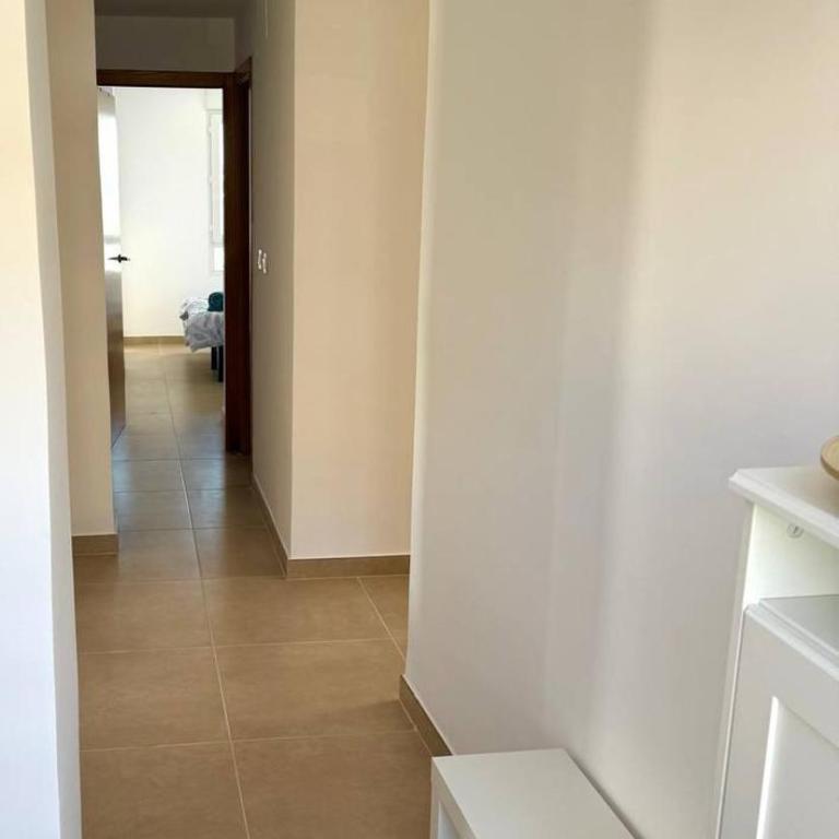 Beach Sea View Apartment - Three-Bedroom Apartment with Ocean View - 15