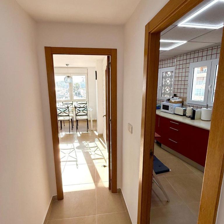 Beach Sea View Apartment - Three-Bedroom Apartment with Ocean View - 17