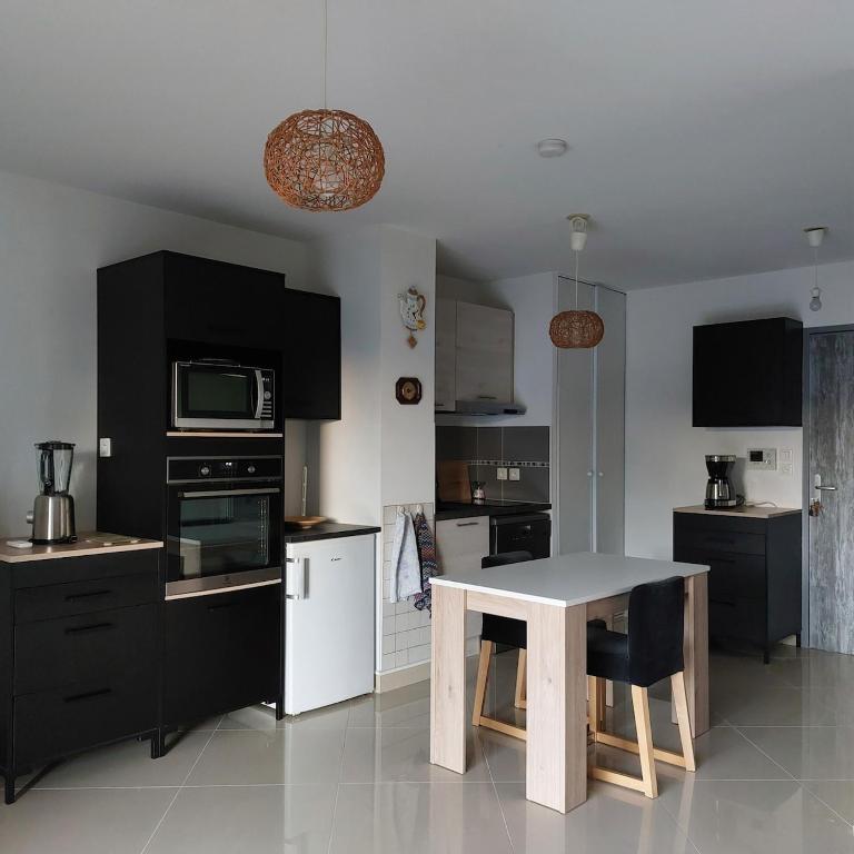 Grand Studio à 300m de la plage dans Résidence calme - une seule pièce - Appartement 1 Chambre - 13