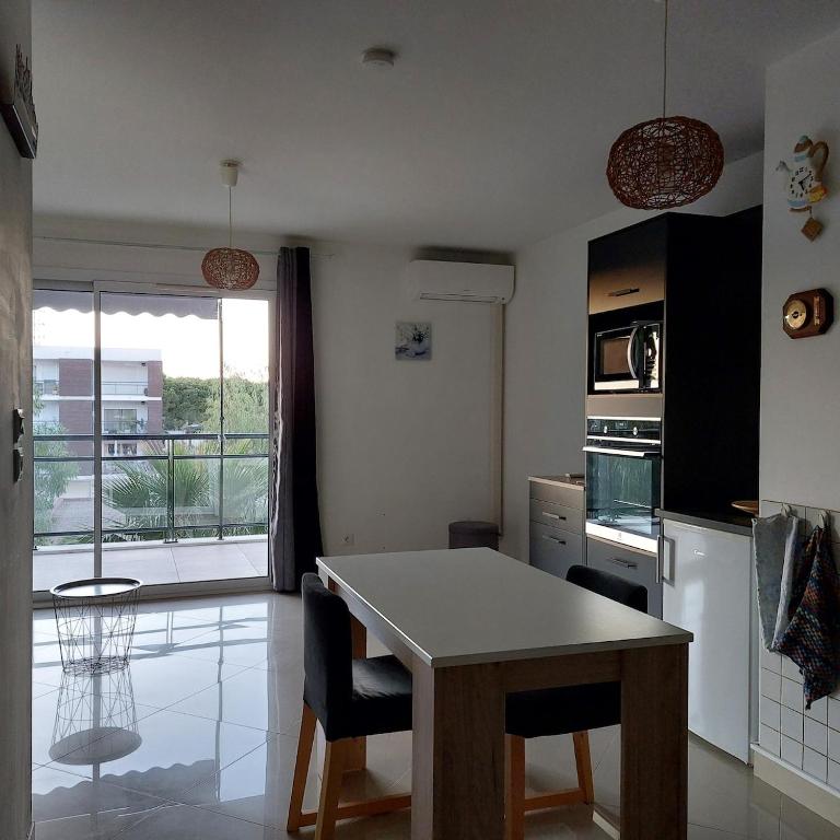 Grand Studio à 300m de la plage dans Résidence calme - une seule pièce - Appartement 1 Chambre - 14
