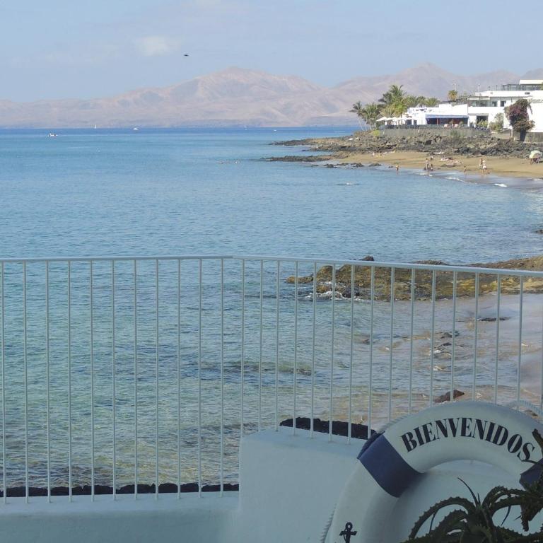 Luxury Sea Front Caleton 40 - Three-Bedroom Villa - 6