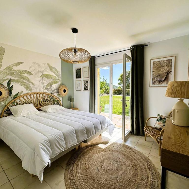 Villa Marguerite pour 10 personnes avec climatisation et vue mer avec piscine privée et chauffée à La Londe-les-Maures - Maison de Vacances 4 Chambres - 25