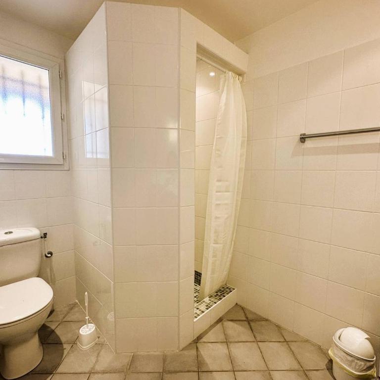 Villa Marguerite pour 10 personnes avec climatisation et vue mer avec piscine privée et chauffée à La Londe-les-Maures - Maison de Vacances 4 Chambres - 28