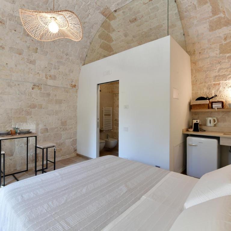 Lamarossa Trulli & Suites - Camera Familiare Superior - 23