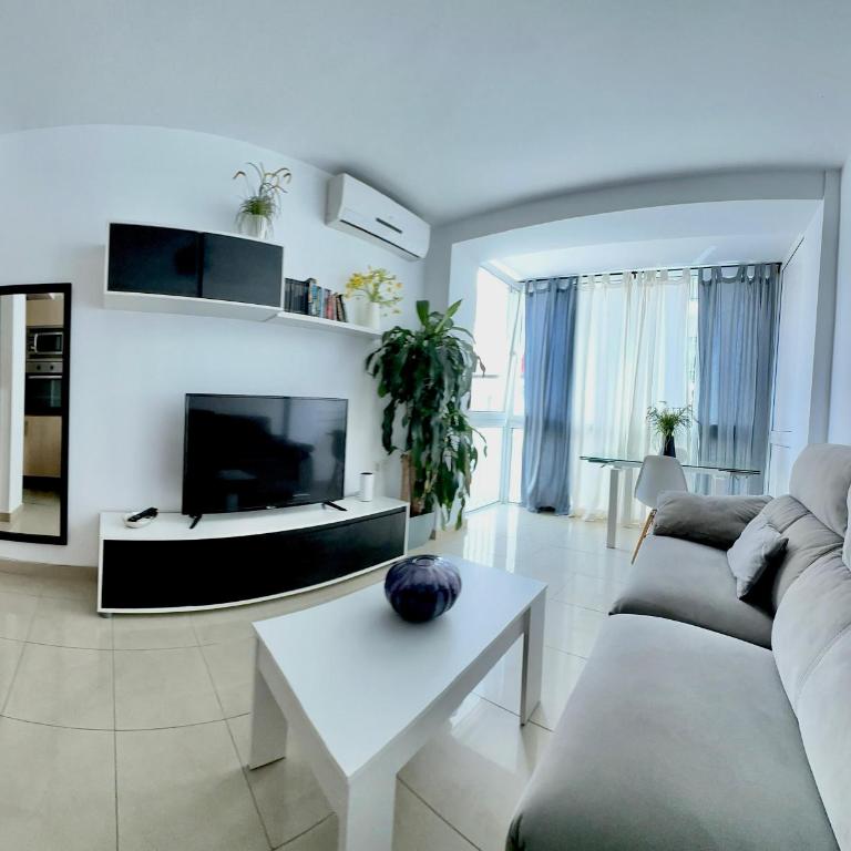 Apartamento en el centro de Nerja - Apartamento de 1 dormitorio - 2