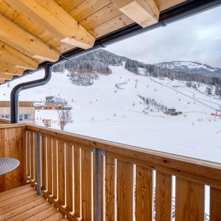 COOEE alpin Hotel Bad Kleinkirchheim - Familienzimmer mit Doppelbett - 5