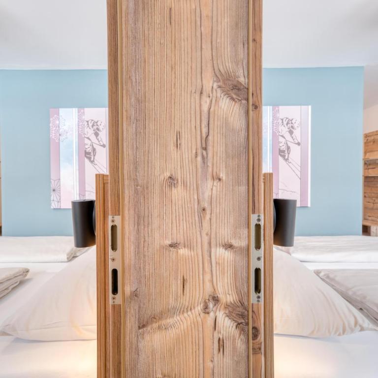 COOEE alpin Hotel Bad Kleinkirchheim - Familienzimmer mit Balkon (2 Erwachsene + 2 Kinder) - 1