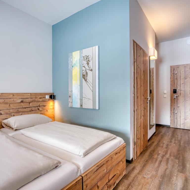 COOEE alpin Hotel Bad Kleinkirchheim - Doppelzimmer mit Balkon - 4