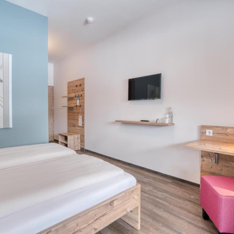 COOEE alpin Hotel Bad Kleinkirchheim - Doppelzimmer mit Balkon - 5