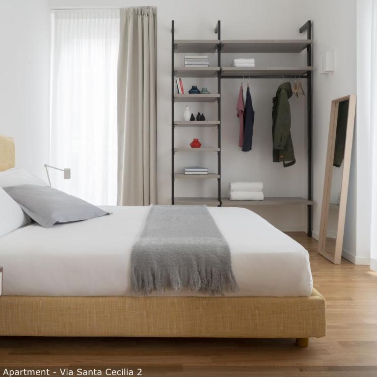 Brera Apartments in San Babila - Appartamento Deluxe con 2 Camere da Letto - Via Santa Cecilia 2 - 4