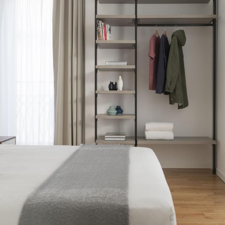 Brera Apartments in San Babila - Appartamento Deluxe con 2 Camere da Letto - Via Santa Cecilia 2 - 6