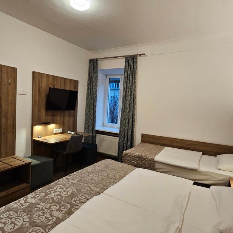 Altstadt Hotel Hofwirt Salzburg - Comfort Dreibettzimmer Plus - 9