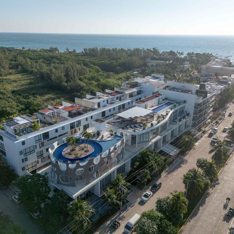 Spacious Condo 200m from Beach & 5th Ave - Apartamento de 2 dormitorios con terraza - 5