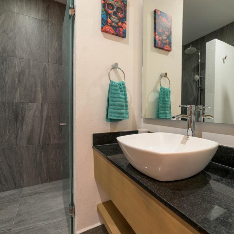 Spacious Condo 200m from Beach & 5th Ave - Apartamento de 2 dormitorios con terraza - 28