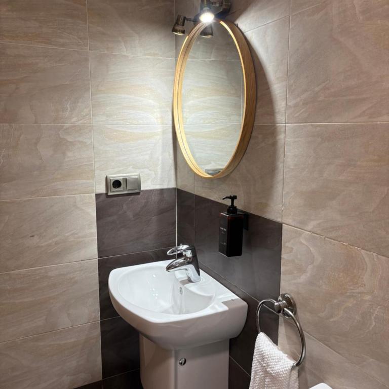 Suite Don Pelayo Sevilla - Two-Bedroom Apartment - 8