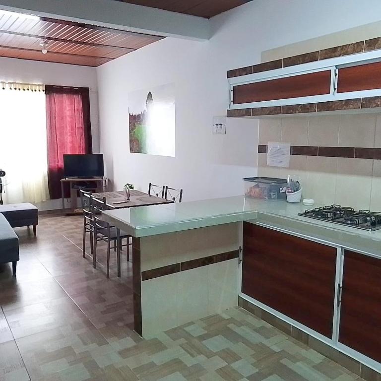 CÓMODO APARTAMENTO CENTRAL EN BARRIO SEMI RURAl - Apartamento de 2 dormitorios - 58