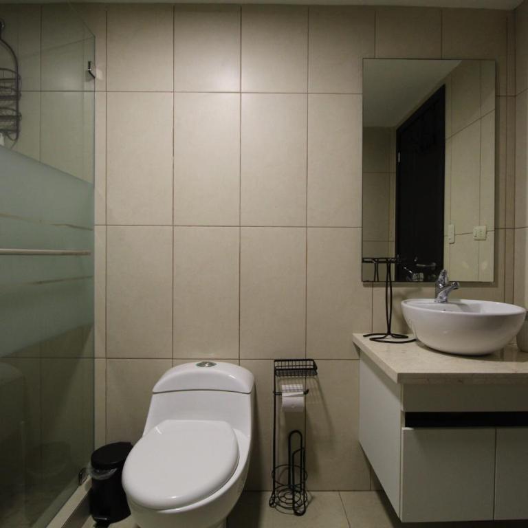 Amplio Departamento con Vista a la ciudad - Two-Bedroom Apartment with Pool View - 11