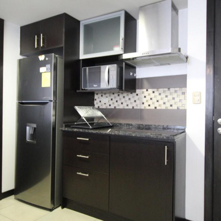 Amplio Departamento con Vista a la ciudad - Two-Bedroom Apartment with Pool View - 13