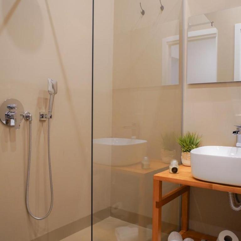 Marina Sea Apartments-Seaside Boutique - Two-Bedroom House - 7