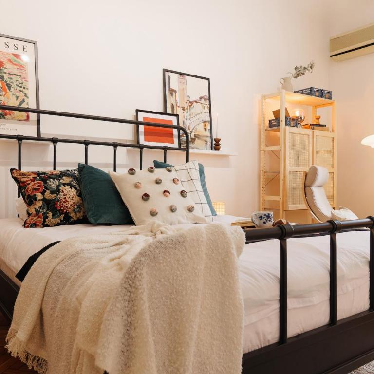 Melody View with Balcony 2min to National Assembly - Three-Bedroom Apartment with Balcony - 14