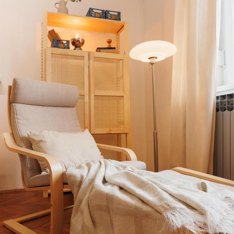 Melody View with Balcony 2min to National Assembly - Three-Bedroom Apartment with Balcony - 29