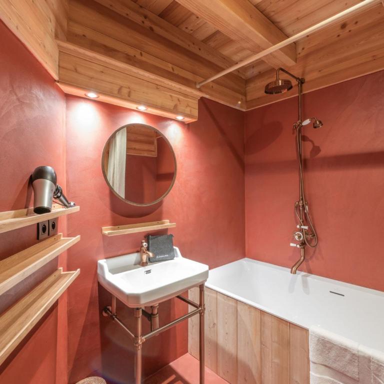 Chalet skis aux pieds avec spa, animaux admis, parking - Chalet 3 Chambres - 9