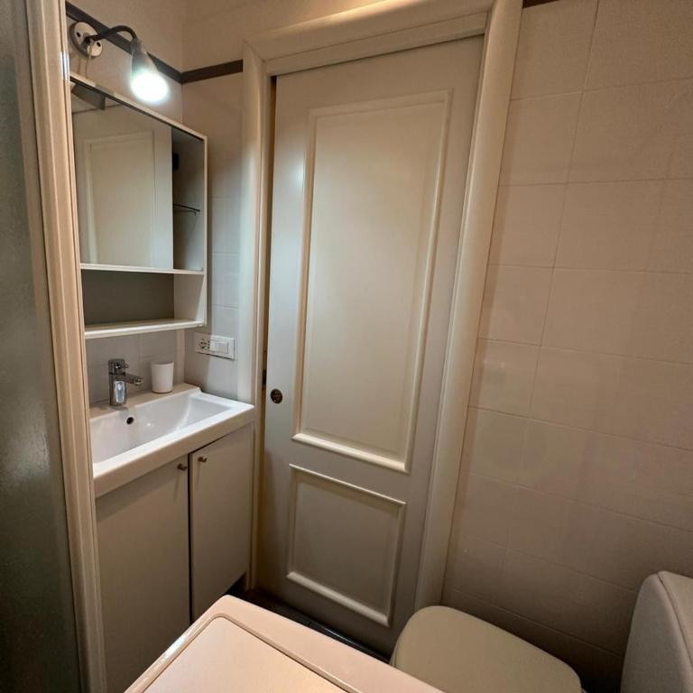 A casa di Lù - Appartamento con 2 Camere da Letto e Balcone - 10