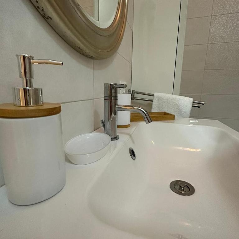 A casa di Lù - Appartamento con 2 Camere da Letto e Balcone - 11
