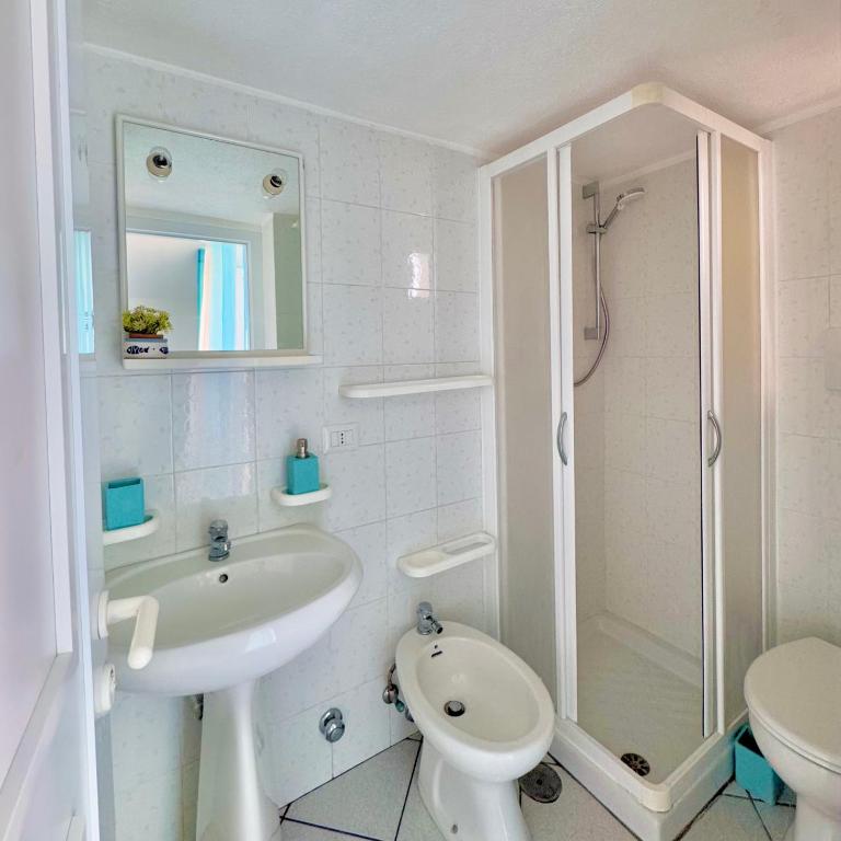 PonzaSmeralda Le Forna - Appartamento con 2 Camere da Letto, Terrazza e Vista Mare - 17
