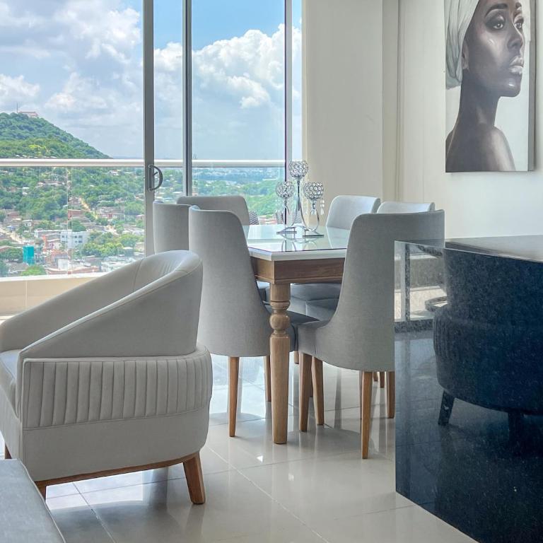 Duplex Apartment with Stunning Views, Near Walled City and Beach - Apartamento - 2