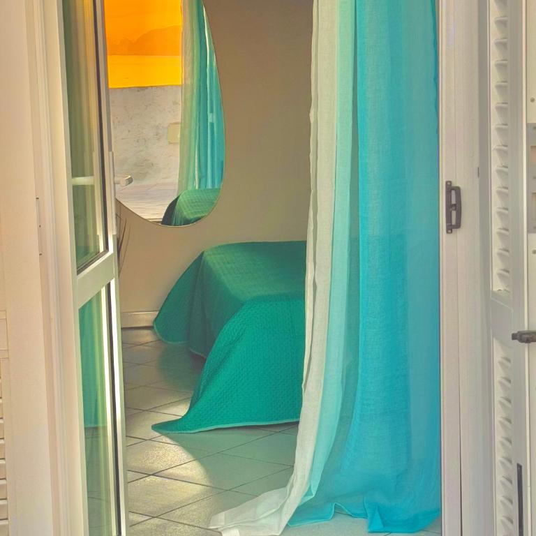 PonzaSmeralda Le Forna - Appartamento con 2 Camere da Letto, Terrazza e Vista Mare - 9