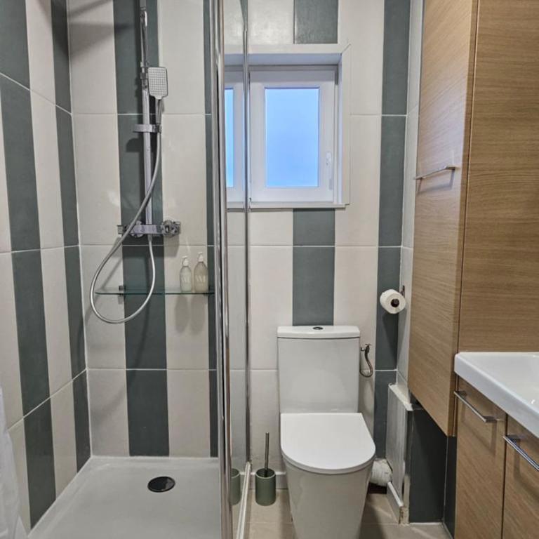 Appartement coloré proche du centre ville et de la gare - Apartment mit 2 Schlafzimmern - 3