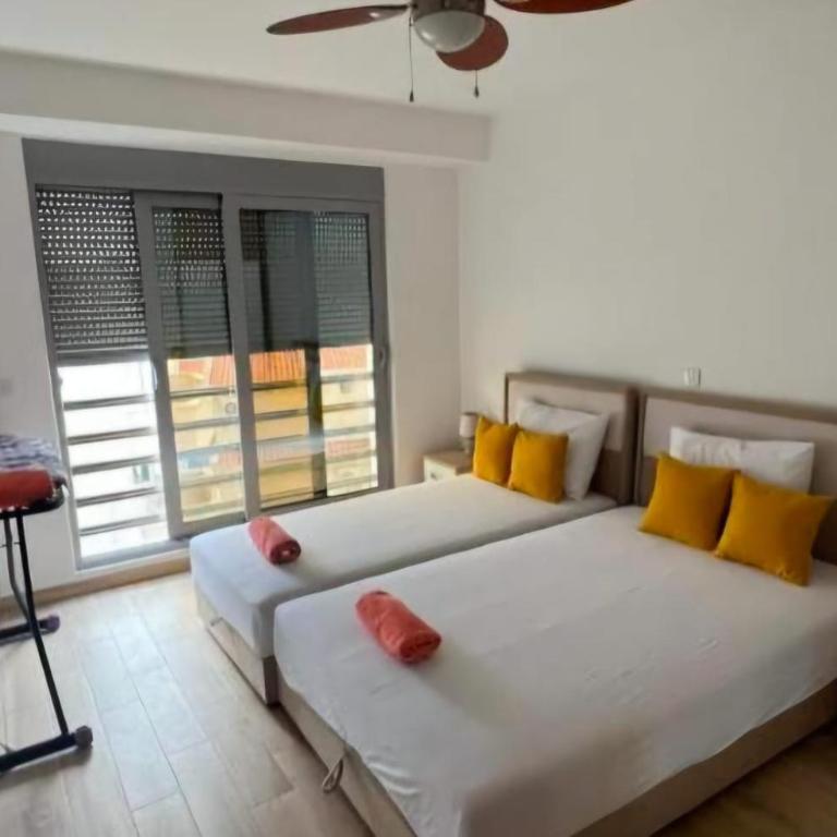 Hana Apartments - Two-Bedroom Apartment with Balcony and Terrace - 14