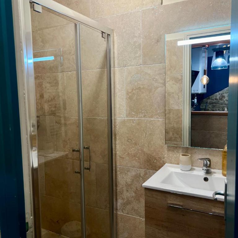 Chaleureux Studio Centre Ville - One-Bedroom Apartment - 10