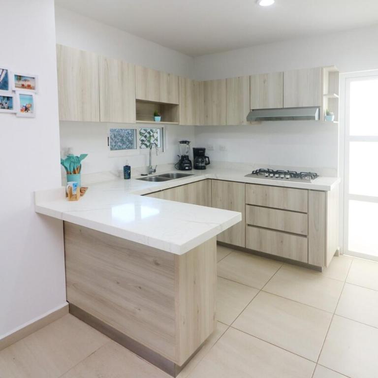 Oasis costero Acogedora Casa Familiar - Three-Bedroom House - 11