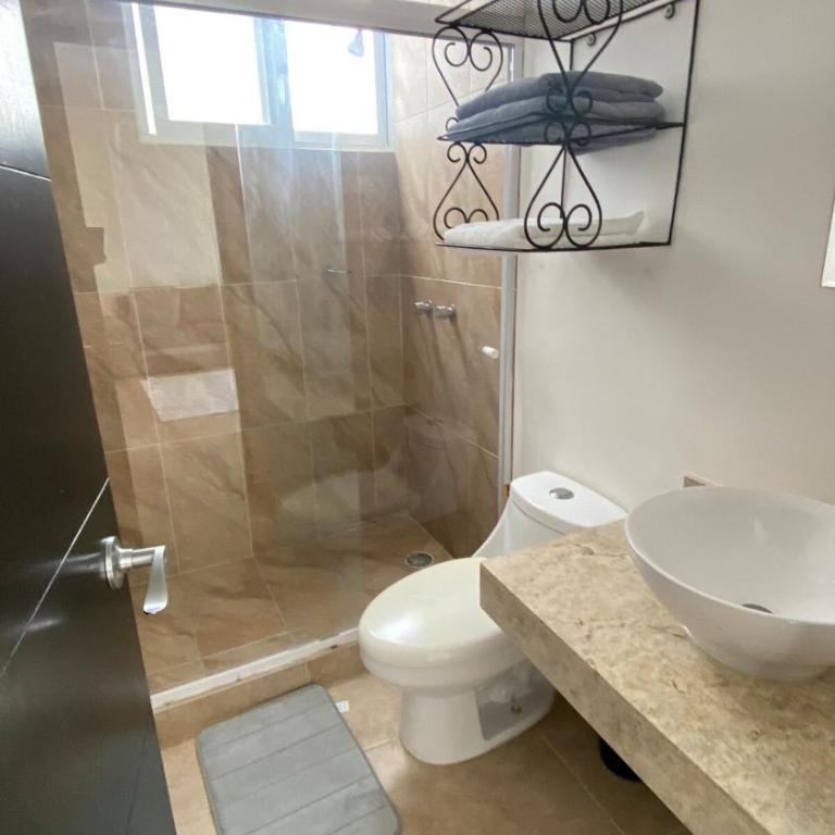 blue lagoon near the airport - Two-Bedroom Apartment - 15