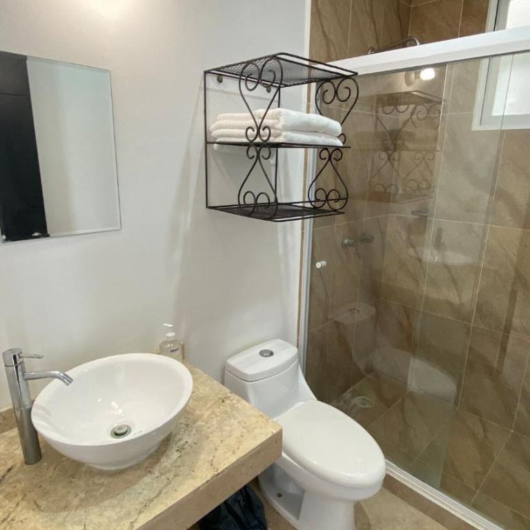 blue lagoon near the airport - Two-Bedroom Apartment - 41
