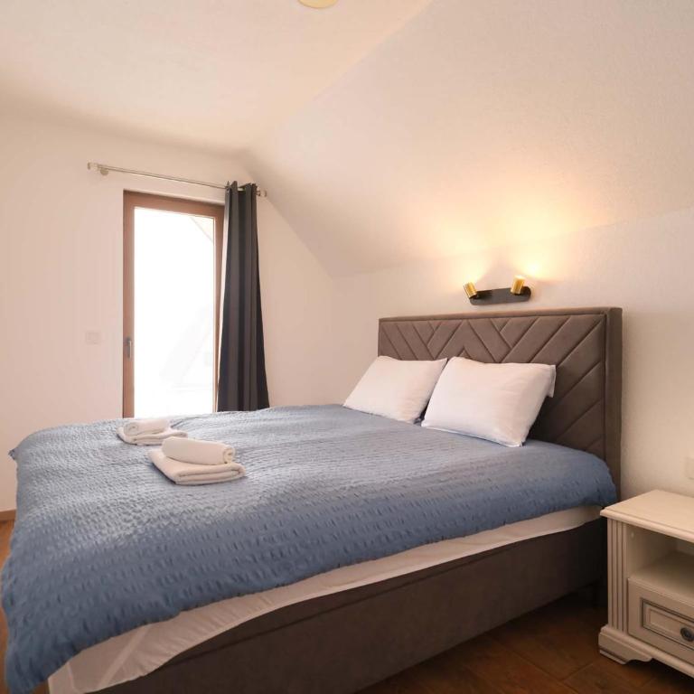 Cozy house with sauna & whirlpool in Durmitor National Park - Three-Bedroom House - 10