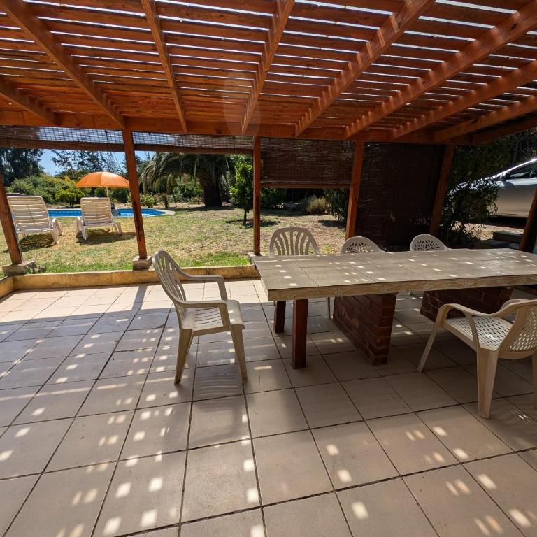Linda casa en Olmue con amplia piscina y jardín - Three-Bedroom House - 15