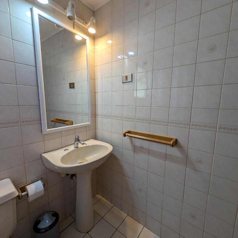 Linda casa en Olmue con amplia piscina y jardín - Three-Bedroom House - 38