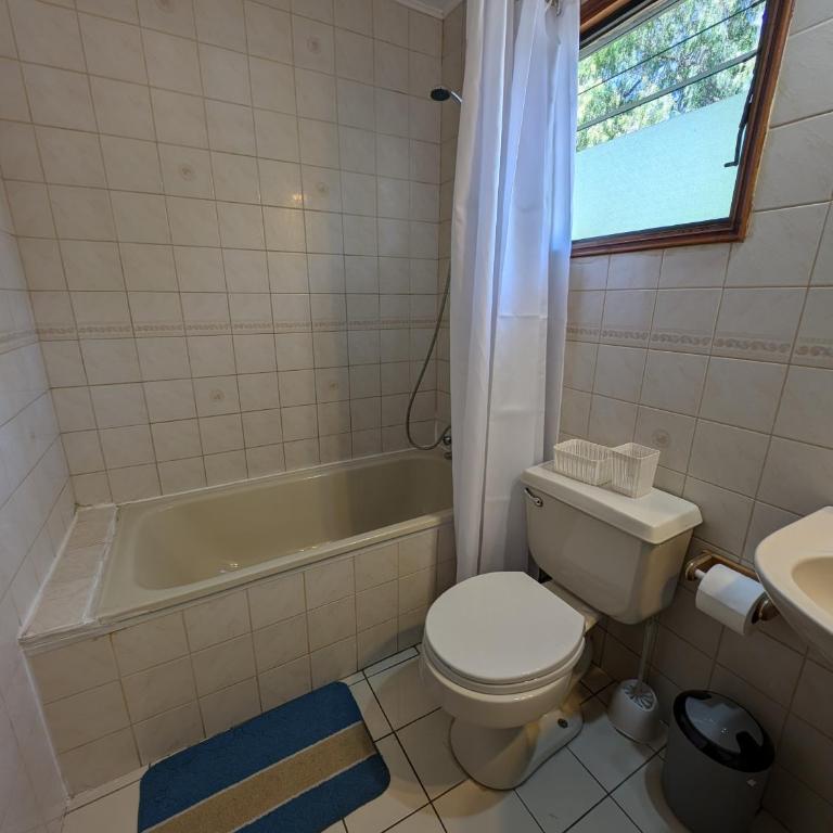 Linda casa en Olmue con amplia piscina y jardín - Three-Bedroom House - 37